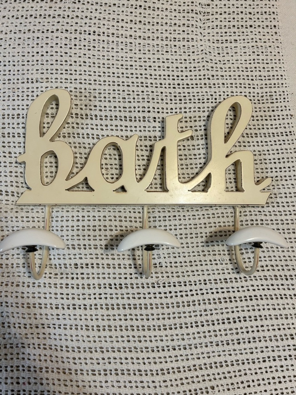 Script 'Bath' Wall Hook Rack in Cream with White Hooks